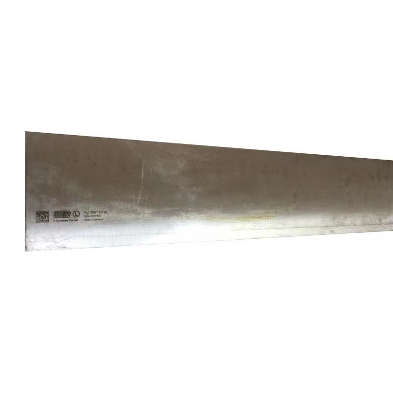 Ledge Blade with Hole